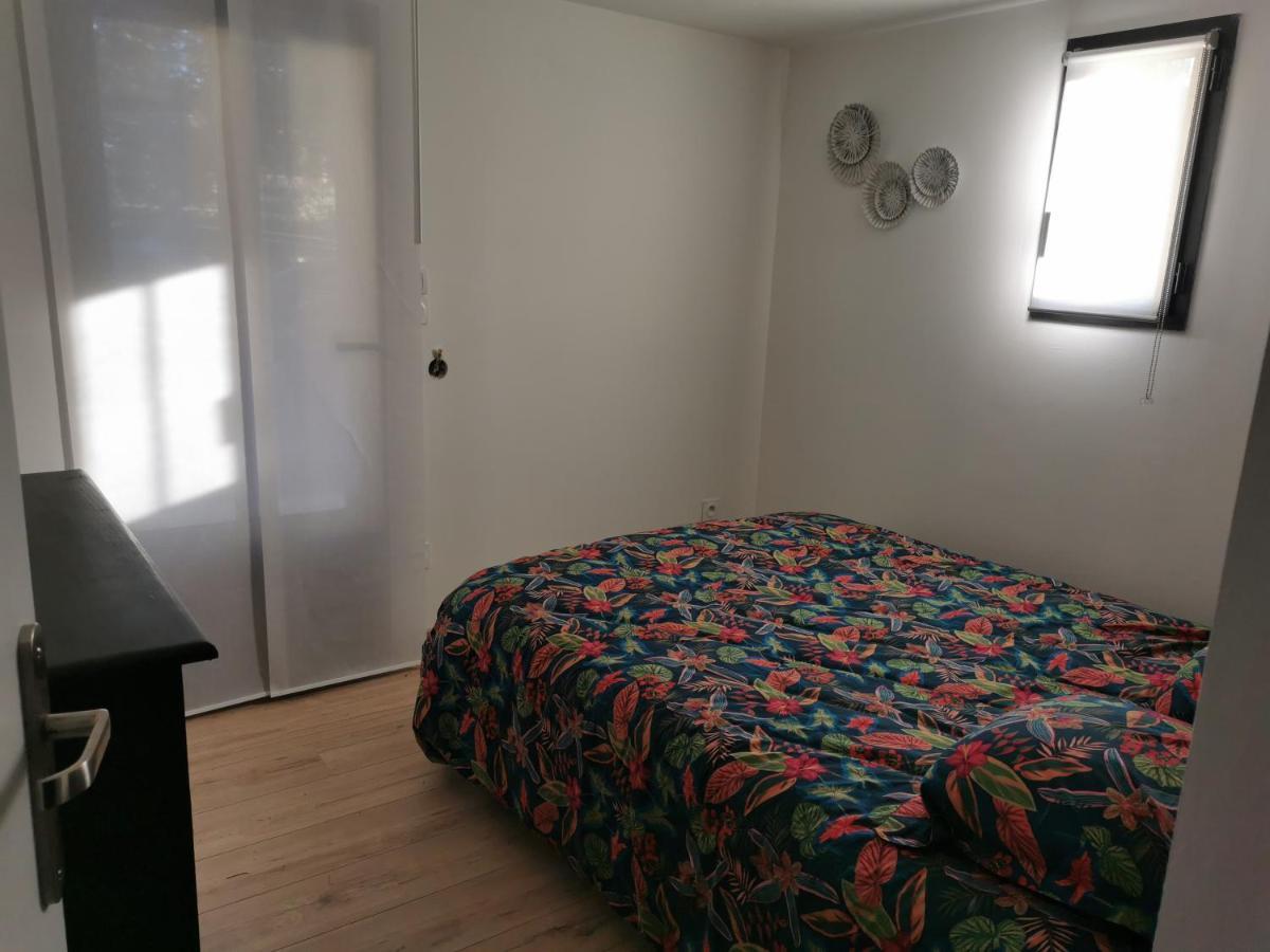 Gite 2 Chambres Avec Piscine Sernhac Exterior foto
