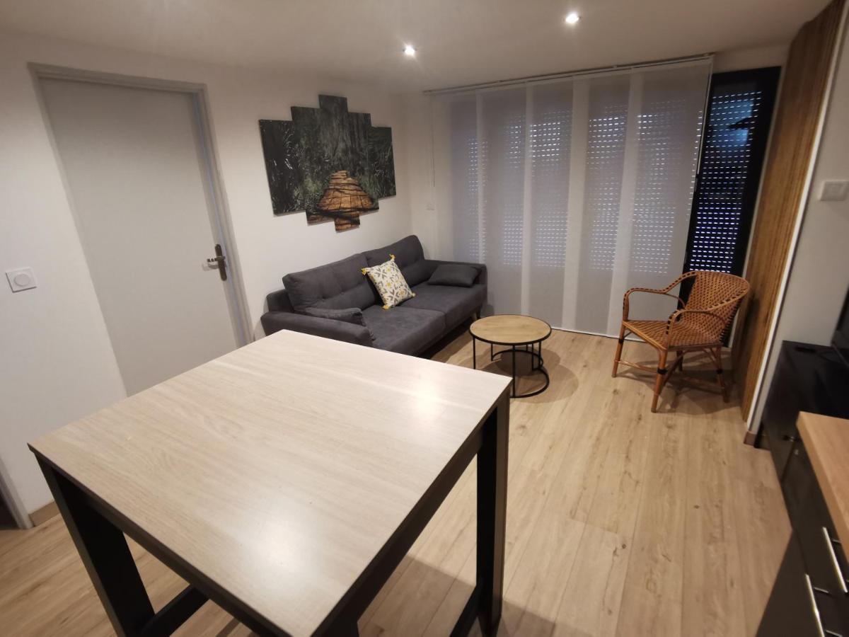 Gite 2 Chambres Avec Piscine Sernhac Exterior foto